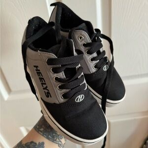 Boys Heelys